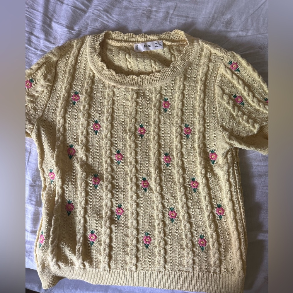 Knitted cute top